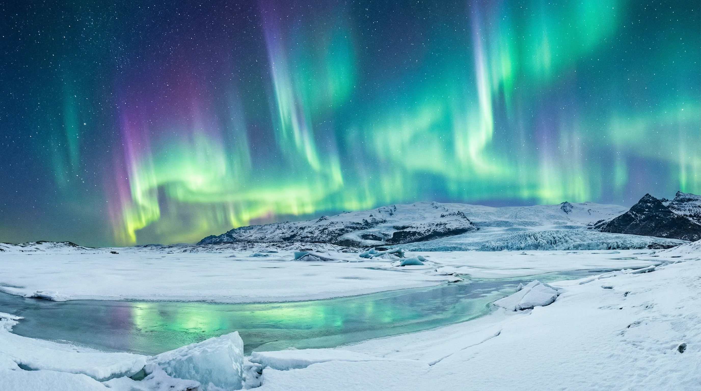 PG电子游戏中的极光冰原背景